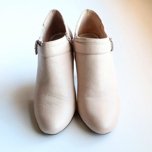 Alfani Shirlee Cream Leather Almond Toe Heeled Ankle Boots Booties 8.5 - Picture 11 of 15